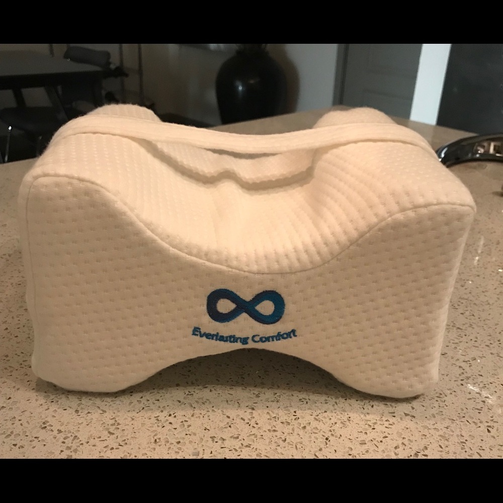 Everlasting Comfort Memory Foam Knee Pillow